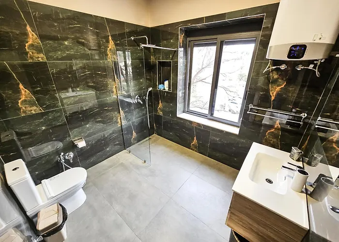 Sunflower Junior Tirana